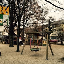 Kinderspielplatz Riedergarten - Die kleinkindkompartible Schaukel