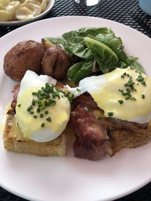 The Lynhall No. 3945 Edina by null