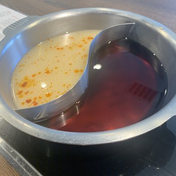 Mo Mo Paradise - Duo pot of tonkotsu and sukiyaki soup base - Japanese Near Me - Arcadia, California Mo Mo Paradise - Duo pot of tonkotsu and sukiyaki soup base - Japanese Near Me - Arcadia, California