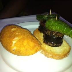 Taberna de la Daniela - Croqueta & pintxo de morcilla y pimientos