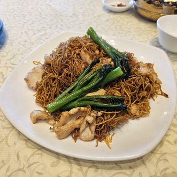 HL Peninsula Pearl - Custom chicken noodle dish ($24) - Dim Sum Near Me - Burlingame, California HL Peninsula Pearl - Custom chicken noodle dish ($24) - Dim Sum Near Me - Burlingame, California