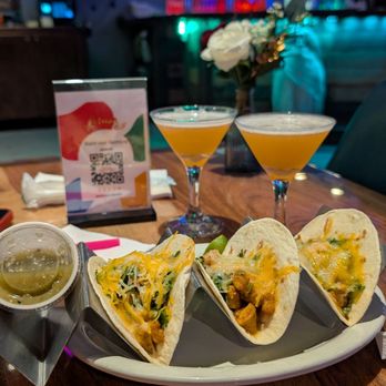 Azura Bar & Lounge - Cocktail Bars Near Me - Houston, Texas