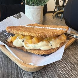 Flattened croissant with fresh fruit Flattened croissant with fresh fruit