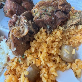 FL Bakery - Fried chicken combo with rice and potato salad - Latin American Near Me - Kissimmee, Florida FL Bakery - Fried chicken combo with rice and potato salad - Latin American Near Me - Kissimmee, Florida