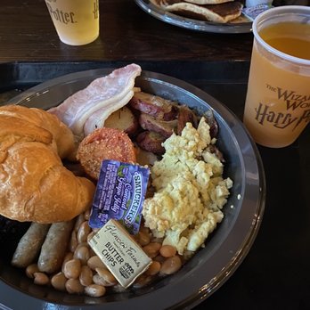 Three Broomsticks - English breakfast with pumpkin juice - British Near Me - Orlando, Florida Three Broomsticks - English breakfast with pumpkin juice - British Near Me - Orlando, Florida