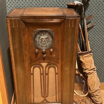 The Durham Museum - Old radio - Museums Near Me - Omaha, Nebraska