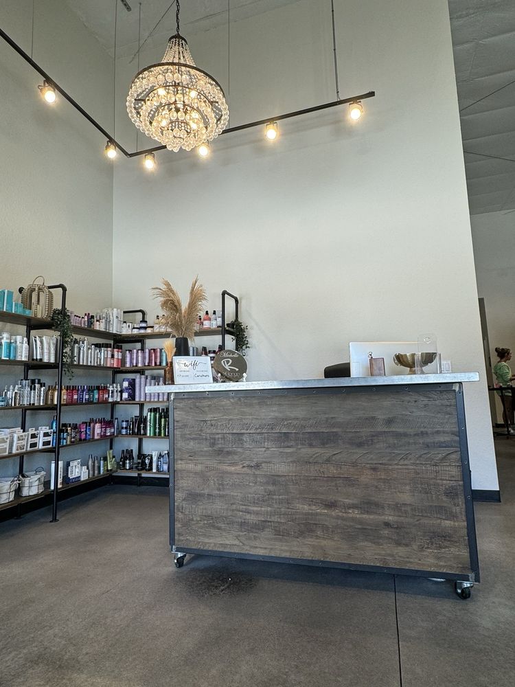 K Renae Salon Image