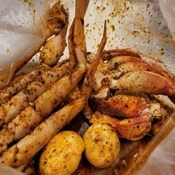 Shake Shake Seafood - Dungeness and snow crab legs with eggs in juicy sauce