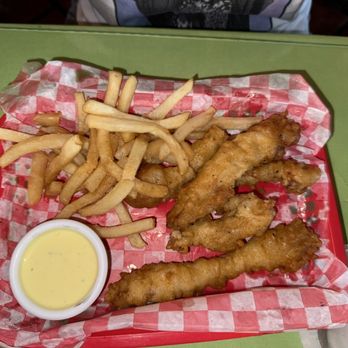 Brando's Bar - Fish n chips - Sports Bars Near Me - Puerto Vallarta, JAL