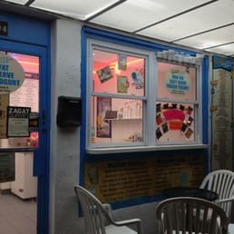 the outside of the restaurant