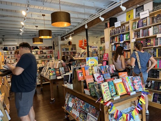 Tombolo Books by null
