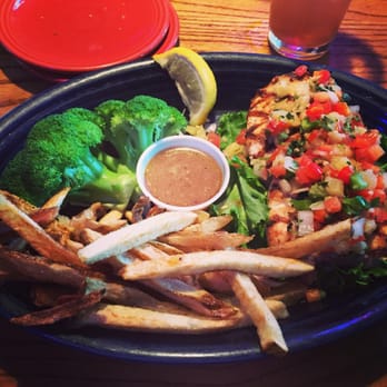 Howard's Pub & Raw Bar Restaurant - Grilled Mahi Mahi (fresh fish of the day) - Seafood Near Me - Ocracoke, North Carolina