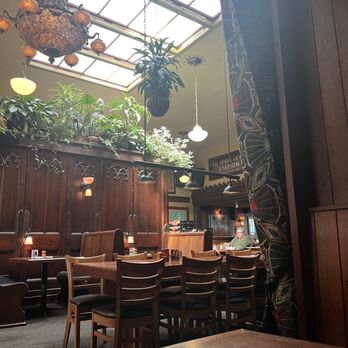 Spar Café - I love the lighting here - Cafes Near Me - Olympia, Washington