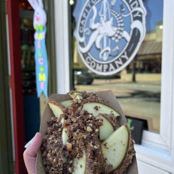Capitola Candy - The freshest and tasty chocolate toffee Carmel apple. Not overly sweet and Crunchy toffee. - Candy Stores Near Me - Capitola, California Capitola Candy - The freshest and tasty chocolate toffee Carmel apple. Not overly sweet and Crunchy toffee. - Candy Stores Near Me - Capitola, California