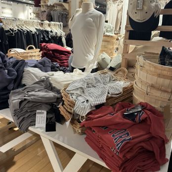 Brandy Melville - Women's Clothing Near Me - New York, New York Brandy Melville - Women's Clothing Near Me - New York, New York