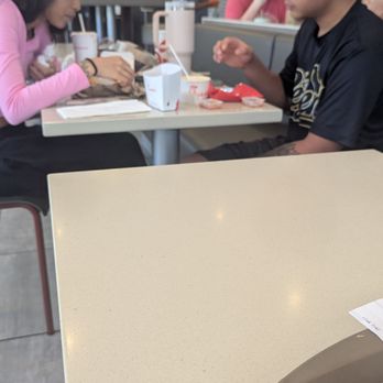 McDonald's - Couple bring in there Chic Fil-A to eat - Fast Food Near Me - Honolulu, Hawaii McDonald's - Couple bring in there Chic Fil-A to eat - Fast Food Near Me - Honolulu, Hawaii