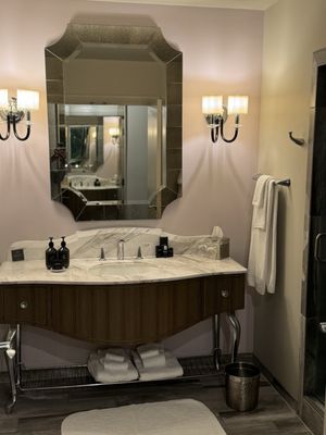 Grand Bohemian Mountain Brook, Autograph Collection by null