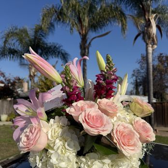 Ann's Petals - Holiday floral arrangement bouquet - Floral Designers Near Me - San Jose, California Ann's Petals - Holiday floral arrangement bouquet - Floral Designers Near Me - San Jose, California