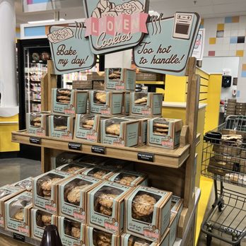 Lowes Foods - Grocery Near Me - Huntersville, North Carolina