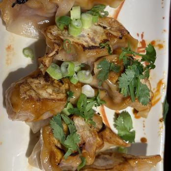 Sanmiwago & Botbar - Korean Kimchi with Pork Dumpling (Pan-Fried) - Bars Near Me - New York, New York