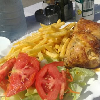 Bar Amancio - Pollo asado con patatas fritas - Spanish Near Me - Torrevieja, A