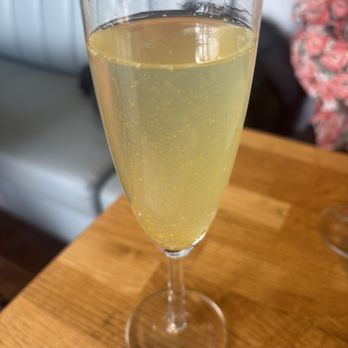 Bodega Henriette - Mimosa - Bars Near Me - Toronto, Ontario