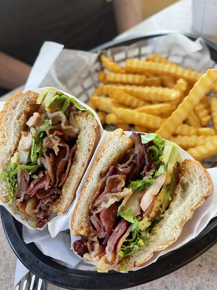 Beach Cafe - Photo 3