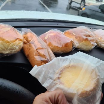 Mei's Supermarket - Line up of milk buns and egg tart. - Specialty Food Near Me - Union Park, Florida
