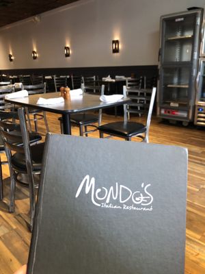 Mondo's Italian Restaurant by null