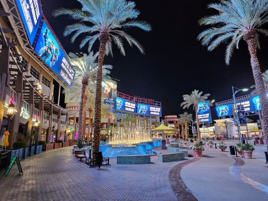 Bar Louie - Westgate Entertainment District by null