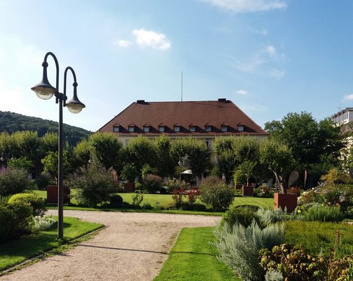 Kurpark-Hotel by null