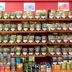 Les Cafés de Julie - Belle variété de thé / Nice choice of tea.