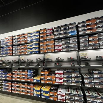 CHUMA’s STORE SKECHERS WAREHOUSE OUTLET - Updated August 2025 - 8286 Agora