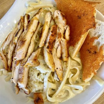 Mom’s Kitchen - Chicken Fettuccine Alfredo - Mexican Near Me - Henderson, Nevada