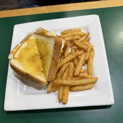 Hill City Cafe - Grilled cheese with fries