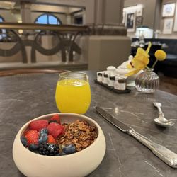 Hotel Café Royal - Complimentary breakfast - yogurt and juice