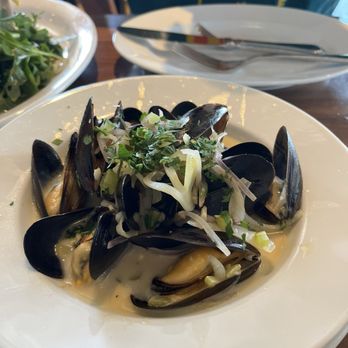 Petite Left Bank - Tiburon - Moules Frites - French Near Me - Tiburon, California Petite Left Bank - Tiburon - Moules Frites - French Near Me - Tiburon, California