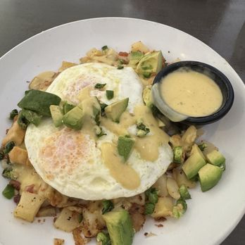Le Peep - Cajun skillet, with green chili hollandaise - Breakfast & Brunch Near Me - Westminster, Colorado