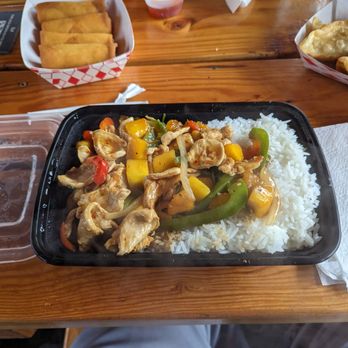 Krua Bangkok - Chicken and pepper with rice - Thai Near Me - Oregon City, Oregon Krua Bangkok - Chicken and pepper with rice - Thai Near Me - Oregon City, Oregon