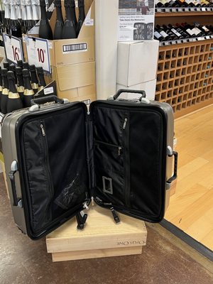 Cool Springs Wines & Spirits by null