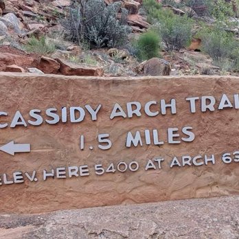 Capitol Reef National Park - Cassidy Arch - Parks Near Me - Fruita, Utah