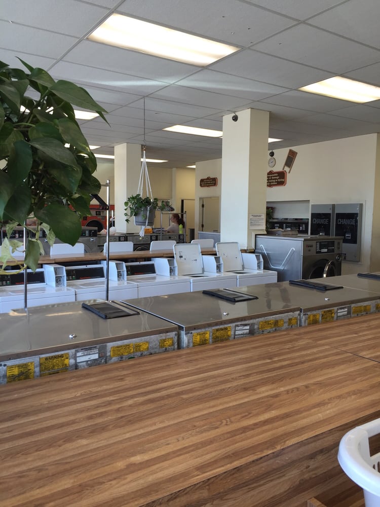 WASHBOARD LAUNDROMAT Updated October 2024 26 Reviews 111 S