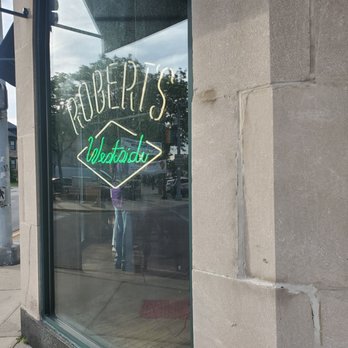 Robert’s Westside - Bars Near Me - Forest Park, Illinois