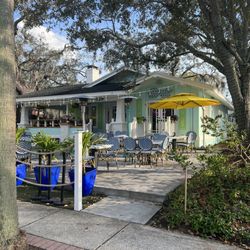 Alligator Reef Club - Outside patio