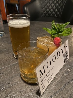 Moody's Lounge by null