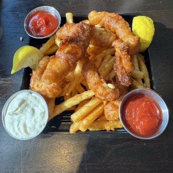 Kicker's - Fried calamari with French fries - Seafood Near Me - Morro Bay, California Kicker's - Fried calamari with French fries - Seafood Near Me - Morro Bay, California