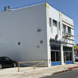 Lotus Garden Restaurant - Parking and exterior