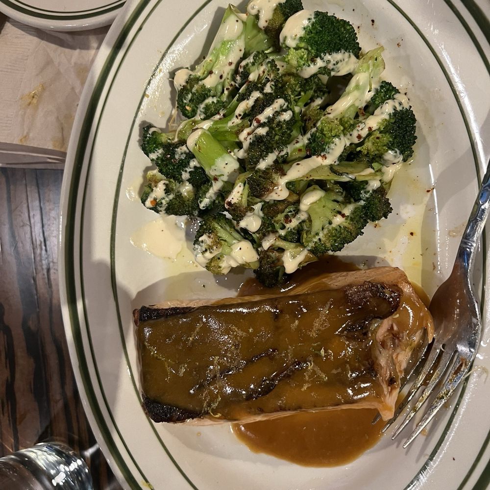 Roost Pub & Kitchen - Salmon - Pubs Near Me - Wilmington, Delaware Roost Pub & Kitchen - Salmon - Pubs Near Me - Wilmington, Delaware
