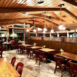The Wayfarer Restaurant & Lounge