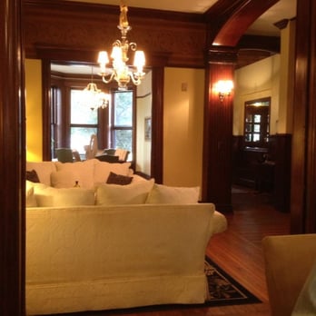 The Morgan State House Inn - One of two seating areas in the State House. - Hotels Near Me - Albany, New York The Morgan State House Inn - One of two seating areas in the State House. - Hotels Near Me - Albany, New York